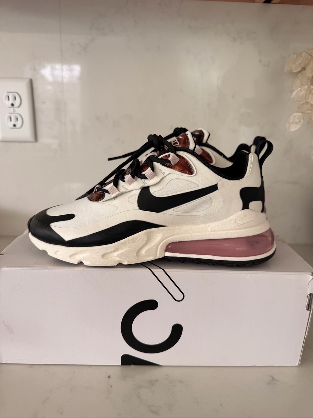 Nike Air Max 270 React Women’s 6.5 Sail Barely Rose Black